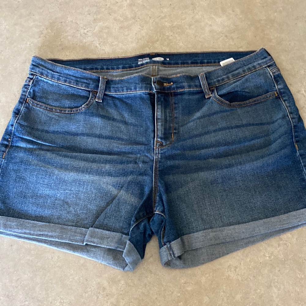 Women’s Old Navy shorts size 16